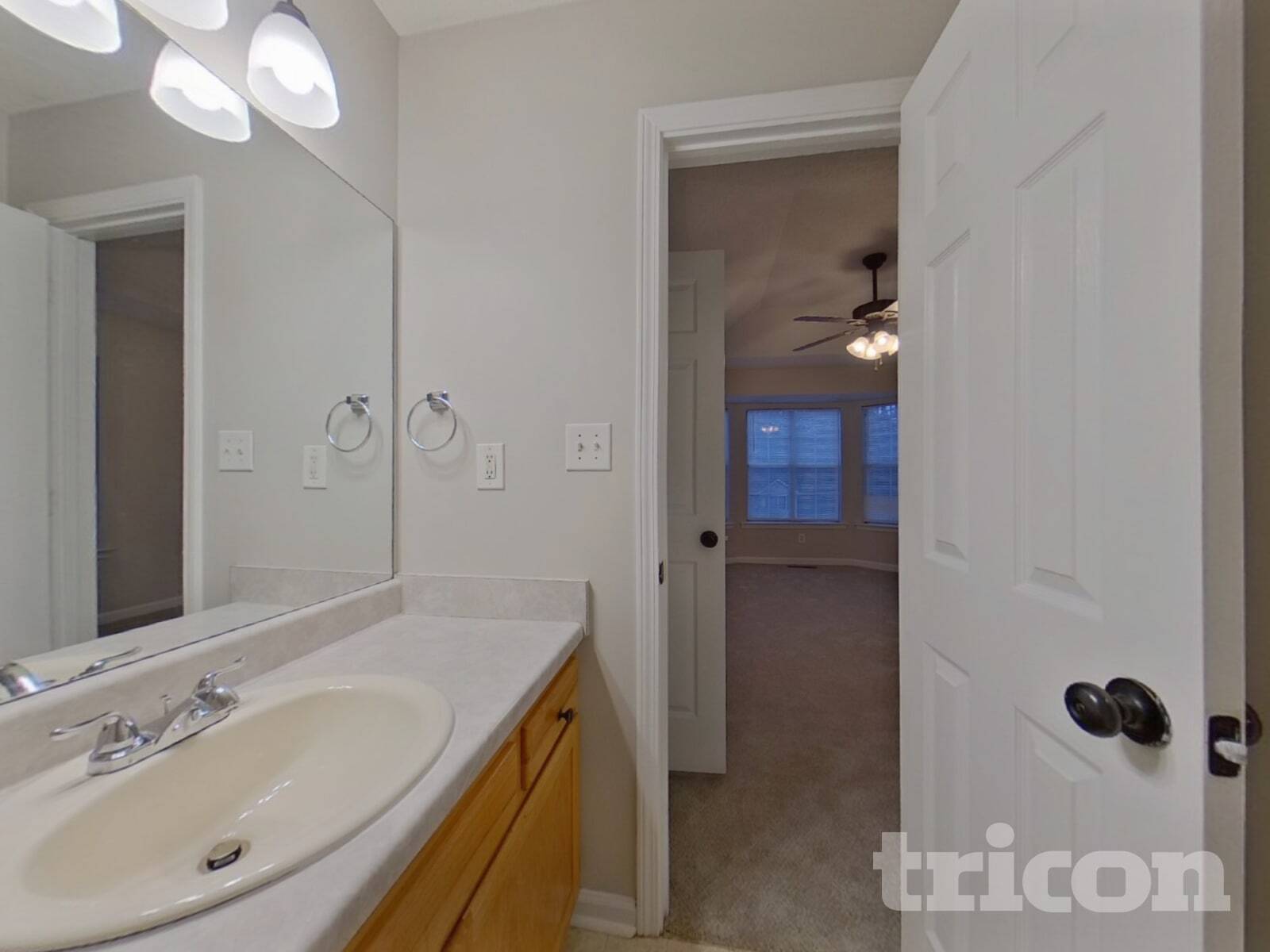 Building Photo - 41 Collins Way