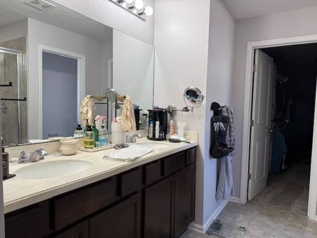 Building Photo - Like New 4/2.5 St. Augustine