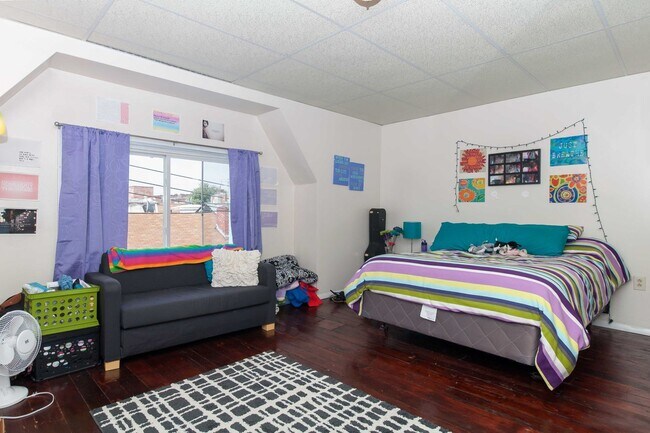 Building Photo - 119 S 16th St