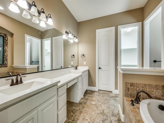 Building Photo - 7408 Durand Dr