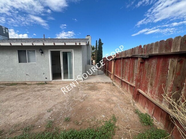 Building Photo - 841 Chateau Way