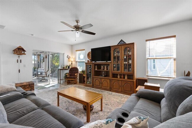 Building Photo - 25901 Aysen Dr