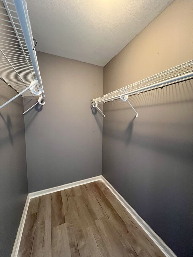 Building Photo - Gorgeous Single-Family--Fenced Backyard and Bonus Room!