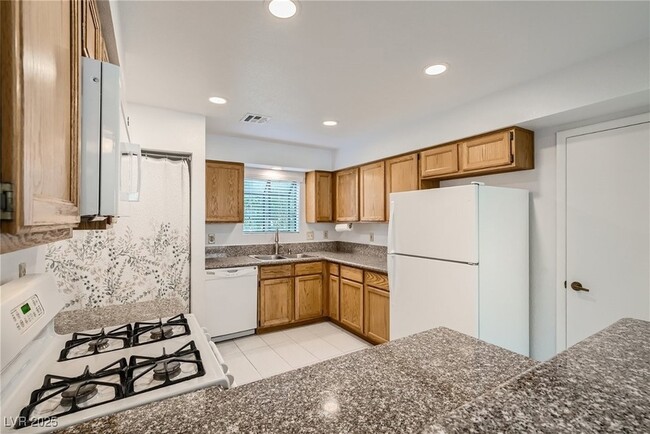 Building Photo - 4844 Maryvale Dr