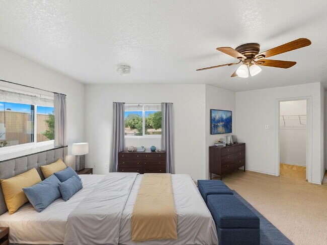 Building Photo - Incredible value with a **washer, dryer, refrigerator, shed, and a covered backyard with a dog run!