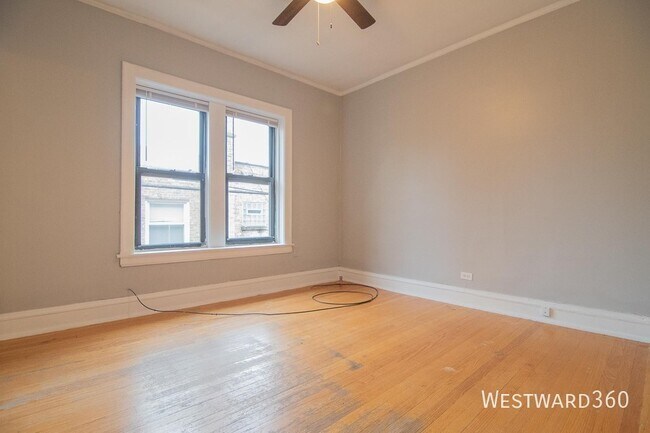 Building Photo - 6509 N Hoyne-2N