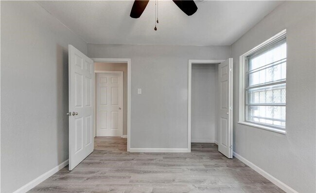 Building Photo - Renovated 3-bedroom House!