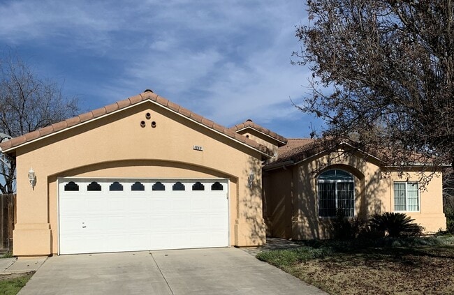 Building Photo - 3 Bedroom 2 Bath Home in Cul-De-Sac