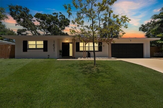 Building Photo - 1431 San Helen Dr