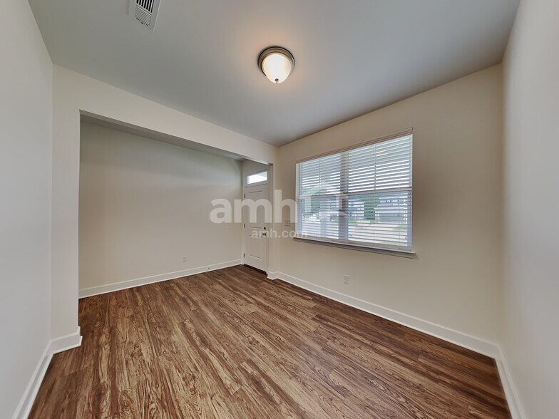 Building Photo - 5433 Lake Water Ct