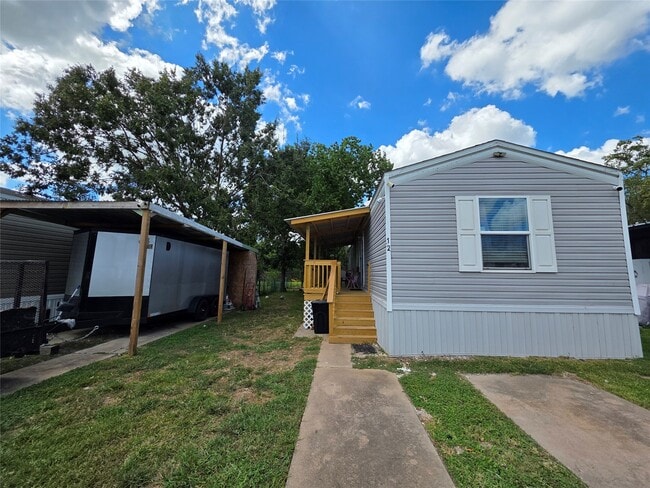 Building Photo - 2935 Calder Dr