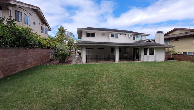 Building Photo - Spacious 5 Bedroom 3 Bath Duplex House w/ 2 car Garage and Gated Driveway in Mililani
