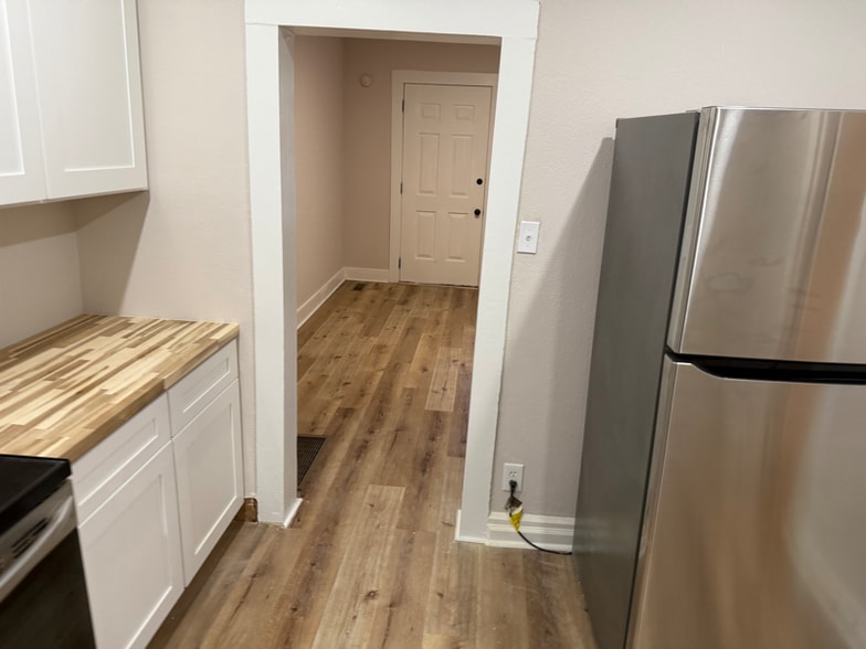 Building Photo - 1315 E Anderson St