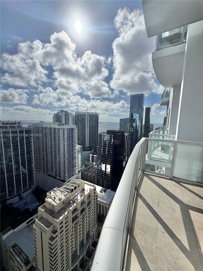 Building Photo - 1060 Brickell Ave