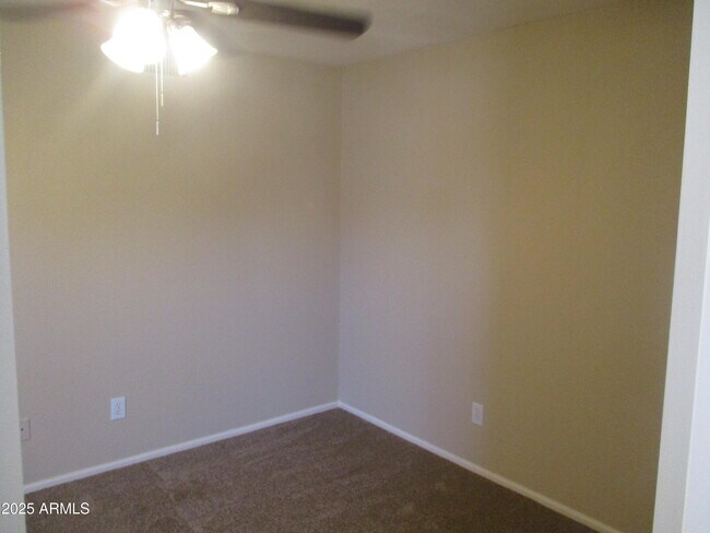 Building Photo - 11202 E Persimmon Ave