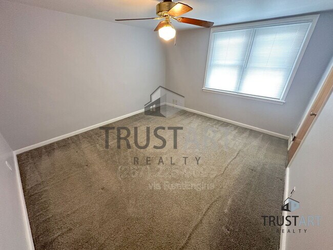 Building Photo - 5335 Cottage St