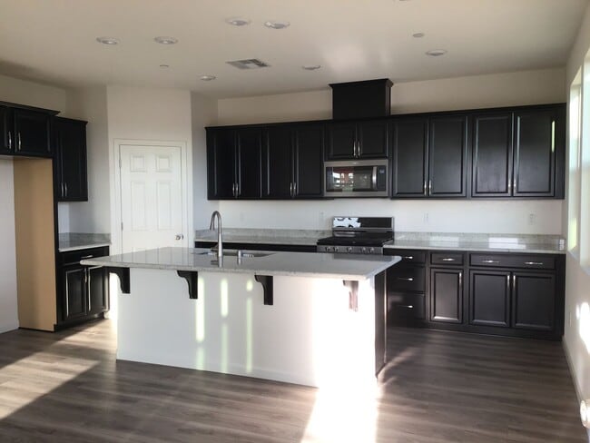 Building Photo - 7105 Encore Way