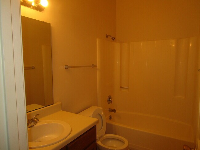 Building Photo - 655 Archdale Dr