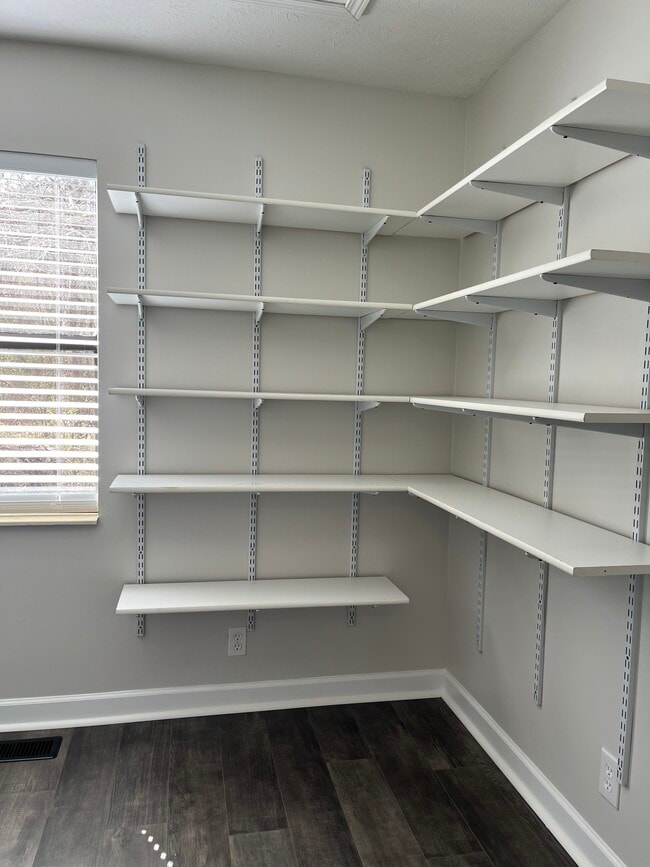 Building Photo - 1272 Gallaher Rd