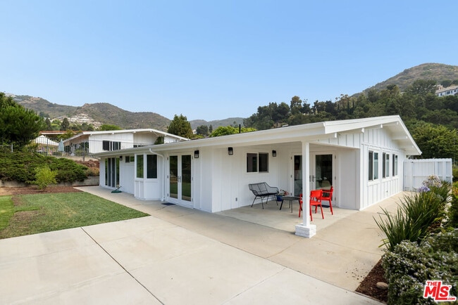 Building Photo - 1279 El Hito Cir
