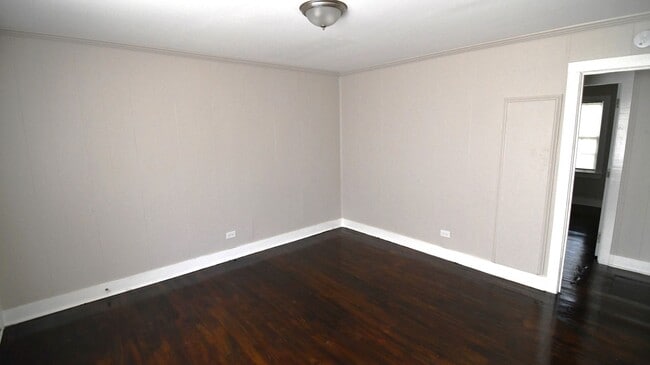 Building Photo - Housing Authority Vouchers Accepted !! 2-bedroom, 1-bathroom DUPLEX located in Mid City North, Ba...