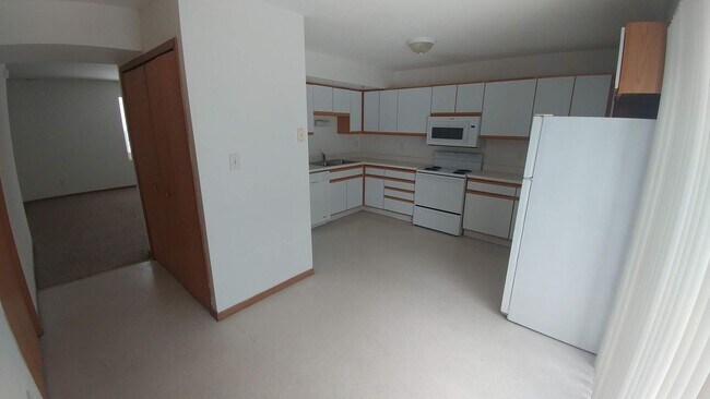 Building Photo - 951 Fotis Dr