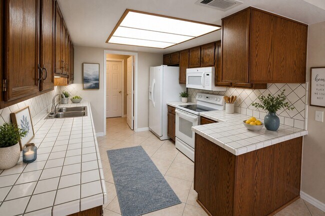 Building Photo - 3731 E Hampton Ave