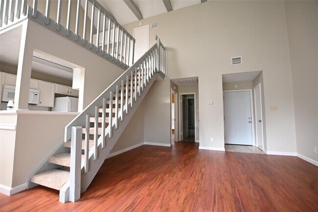 Building Photo - 8451 Sands Point Dr