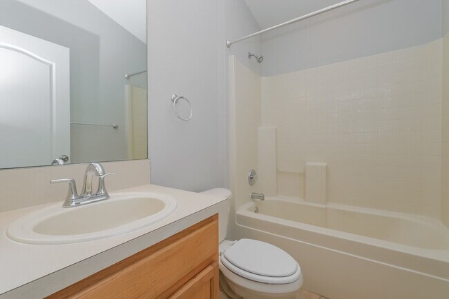 Building Photo - 2709 Billingham Dr