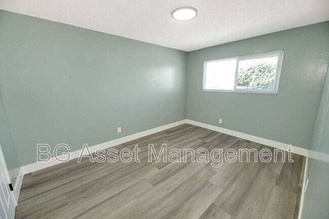 Building Photo - 1610 Sanford Ave