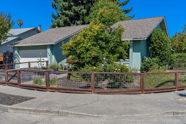 Building Photo - Browns Valley 3 bed 2 bath home