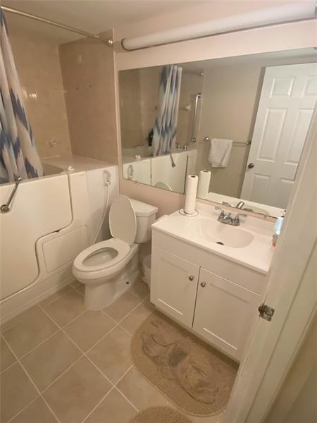 Building Photo - 821 Sky Pine Way