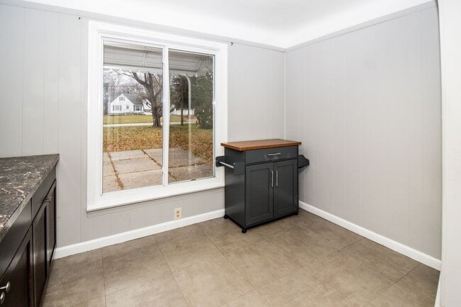 Building Photo - 11702 Ridge Rd