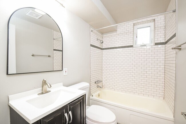 Building Photo - 1031 Ammons St
