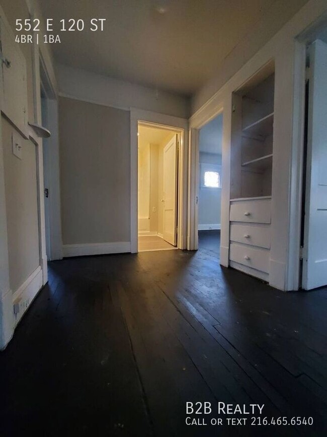 Building Photo - 552 E 120th St