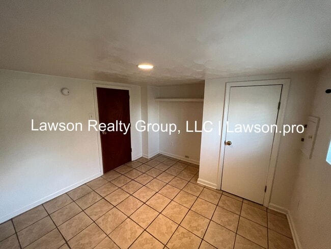 Building Photo - Charming Brick Home in Vinton with Finished Basement