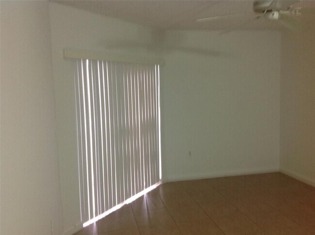 Building Photo - 9968 Nob Hill Ln