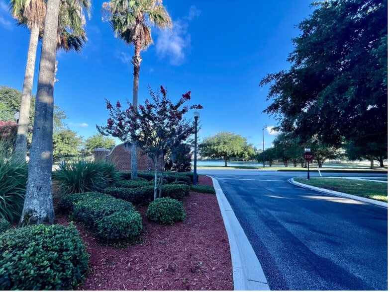 Building Photo - 1514 Fieldview Dr