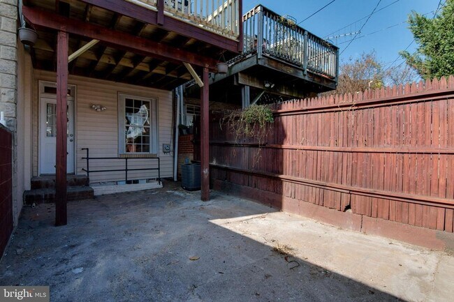 Building Photo - Charming 2 Bedroom/2.5 Bathroom Townhome in Patterson Neighborhood, MD!