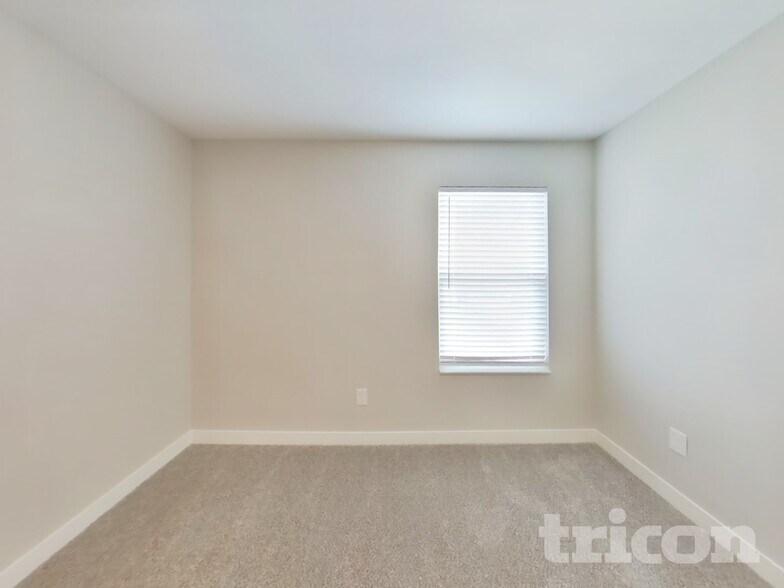 Building Photo - 1303 Eton Wy