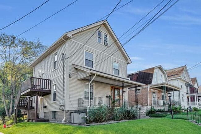 Building Photo - 3940 Delmar Ave