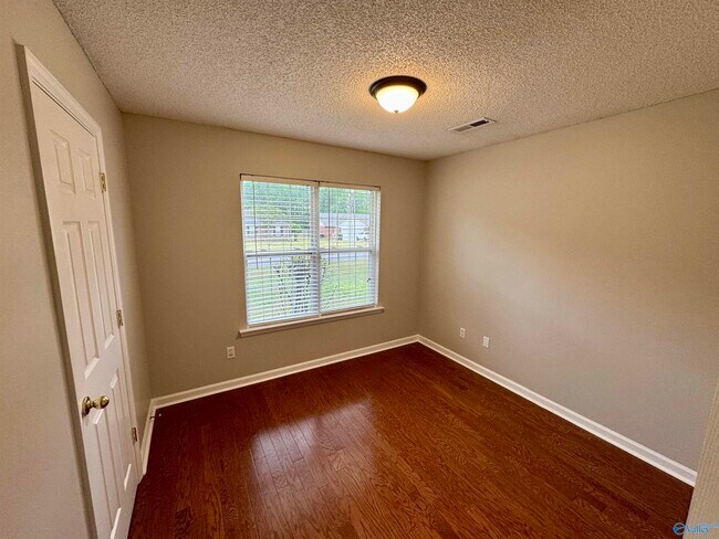 Building Photo - 103 Balsam Poplar Way