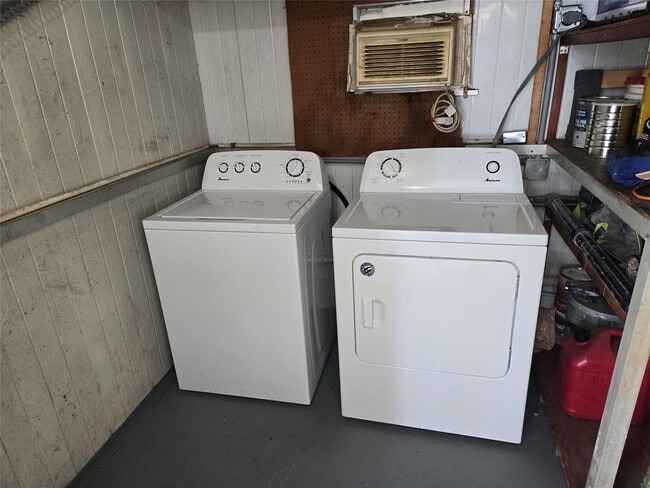 Building Photo - 11854 Cove Pl