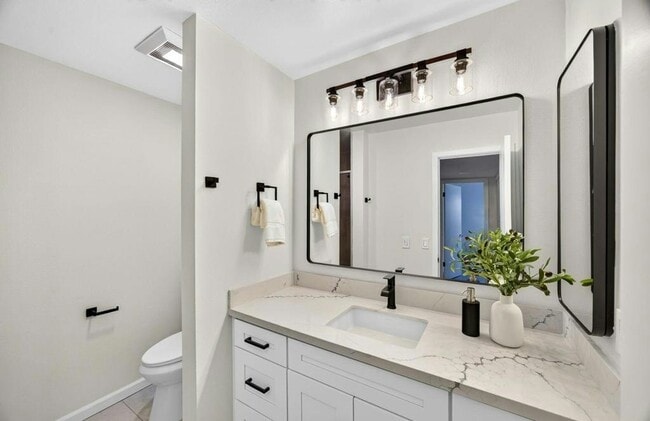 Building Photo - 2639 Pirineos Way