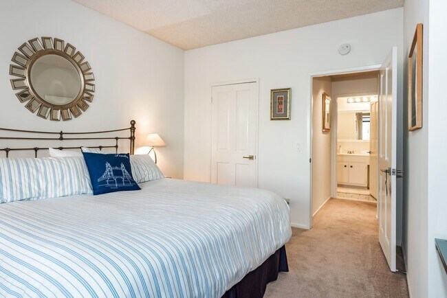 Building Photo - Unfurnished Spacious Montecito Shores 1700...