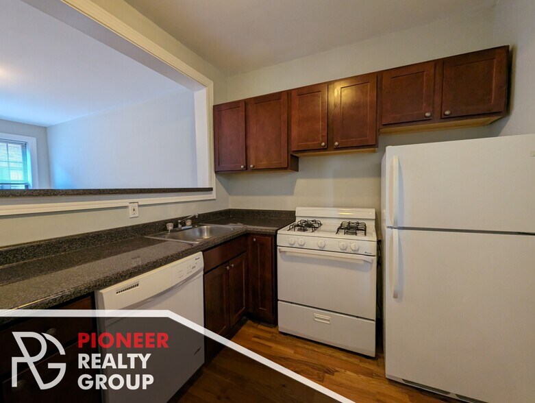 Building Photo - 4407 N Wolcott Ave