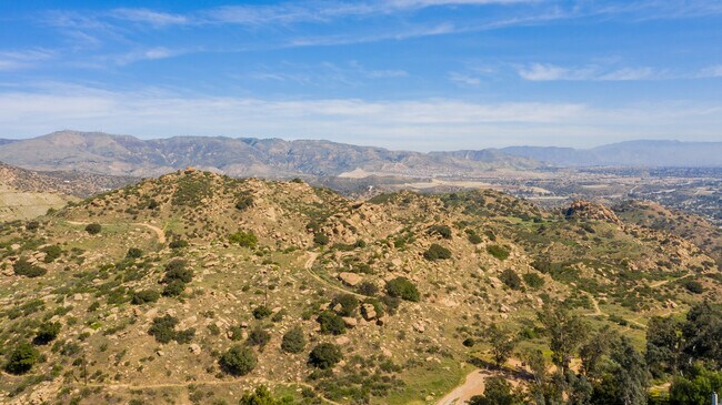 Building Photo - 7846 Lilac Ln