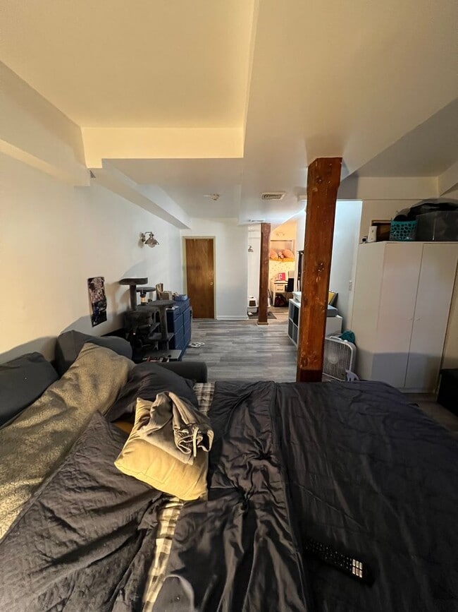Building Photo - Downtown Bridgeport 1-Bed, 2-Bath with All...