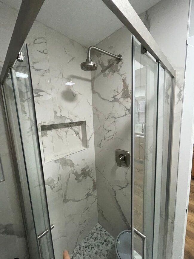 Building Photo - 6524 W Diversey Ave