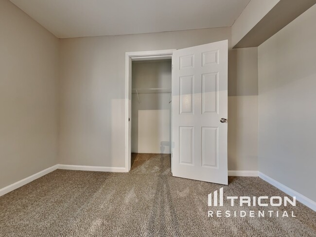 Building Photo - 1619 Spring Hill Ct
